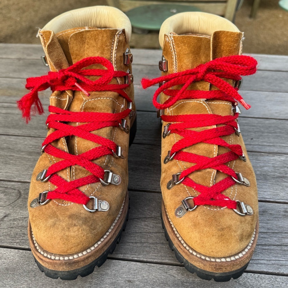 Womens Vintage Wolverine Wilderness Hiking Boots-Size 7M Excellent Condition